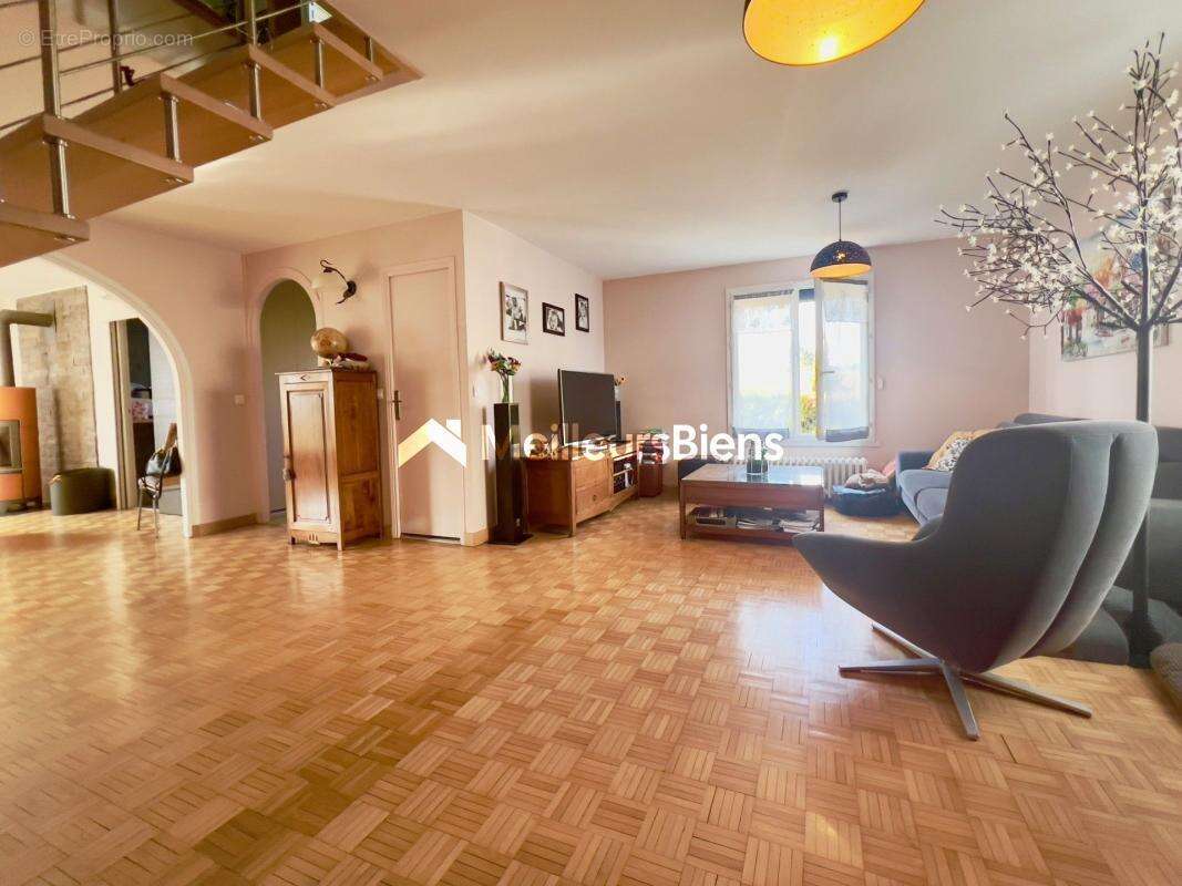 Maison à L&#039;ETANG-LA-VILLE