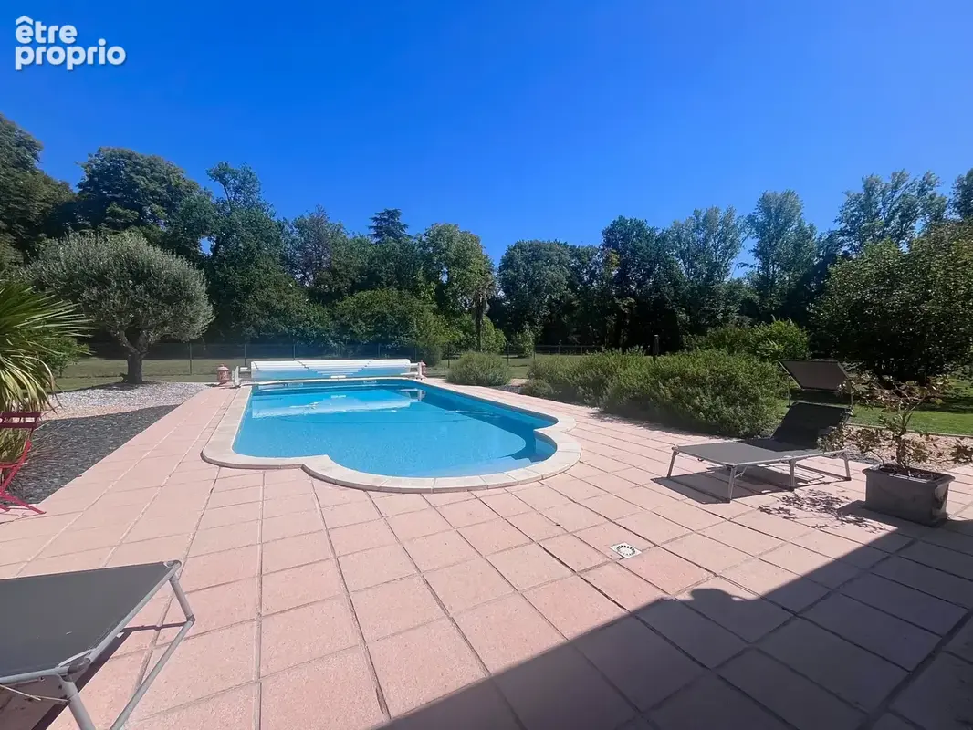 Maison 6 pièces avec piscine et parc paysager - photo 12