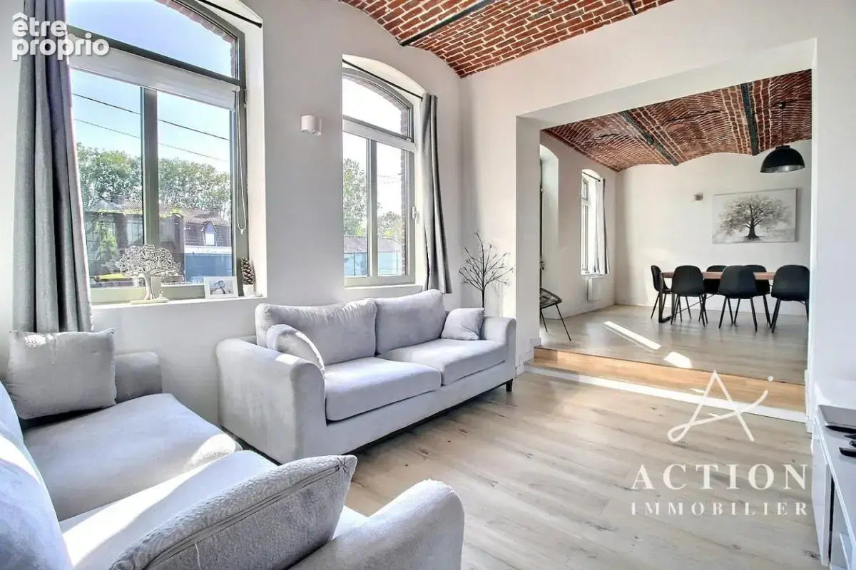 coup de coeur ancien corps de ferme de 110 m² habitables - 3 chambres - 2 SDB - Jardin et terrasse -  Grand garage - 5 stationne - photo 2