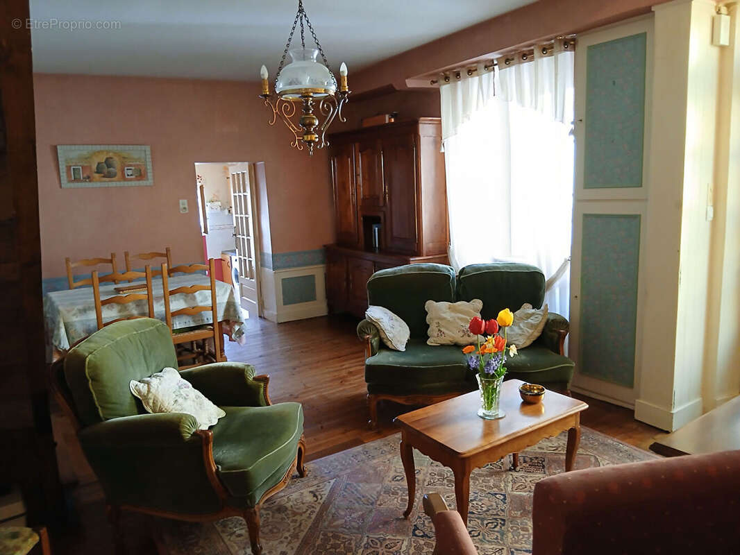 Maison à PIRE-SUR-SEICHE