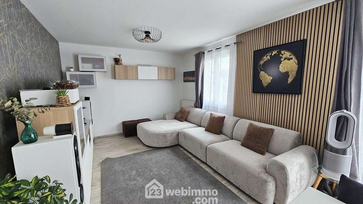 Un séjour lumineux et spacieux. - Maison à MALESHERBES