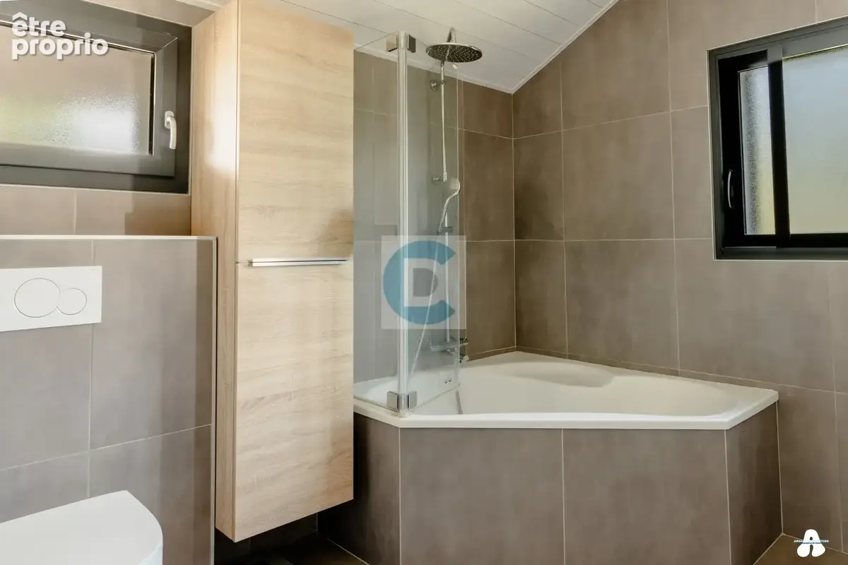 Maison contemporaine 2022 avec piscine - Cranves-Sales - Proche Genève - photo 9