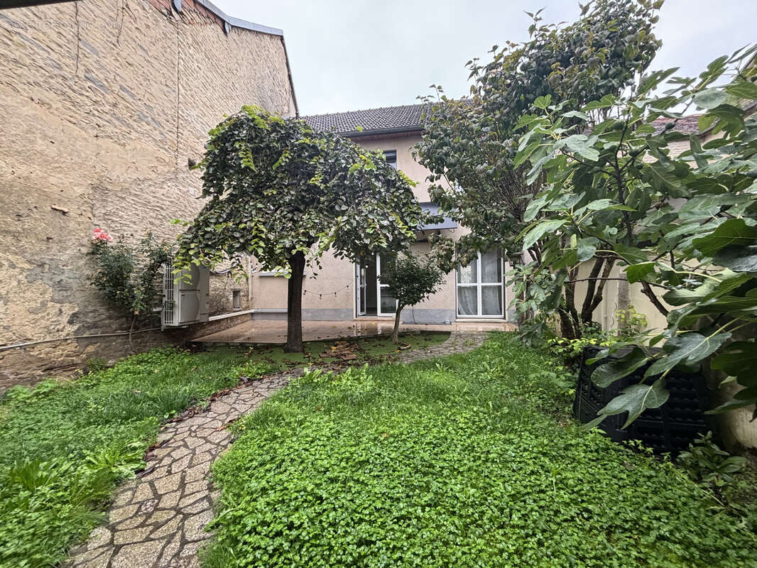 CHATILLON SUR SEINE : proche du centre ville ,maison rénovée de 120 m2 avec grange de 100m2 et cour - photo 22