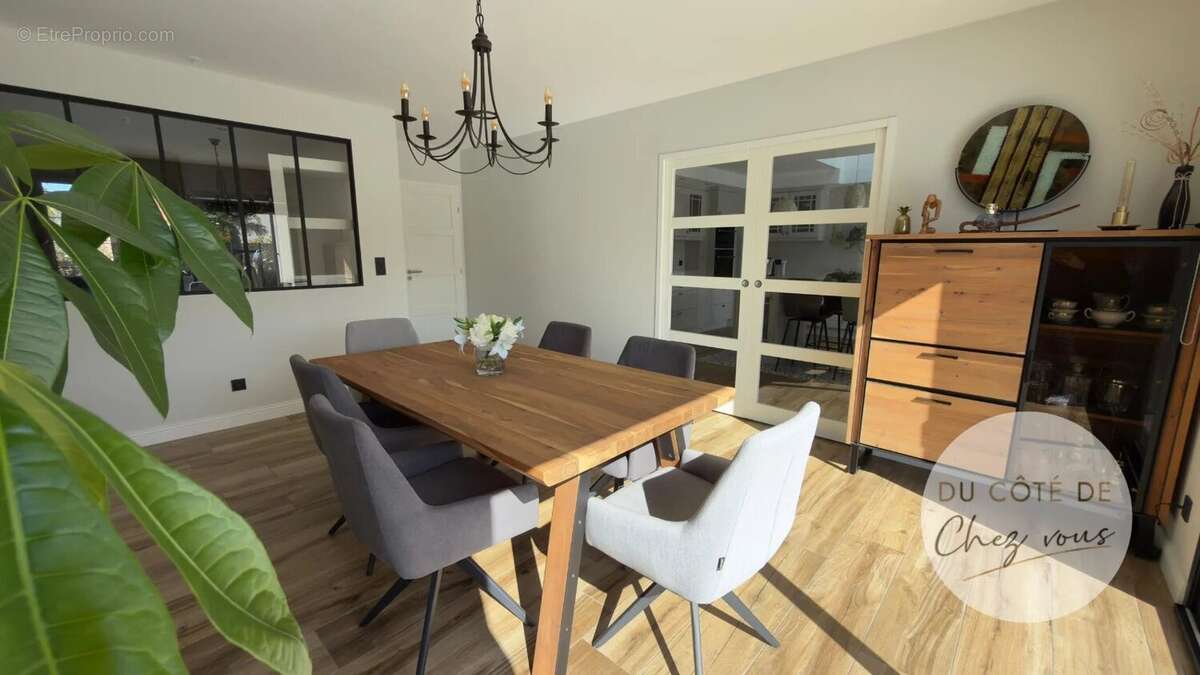 Maison à LE PAVILLON-SAINTE-JULIE