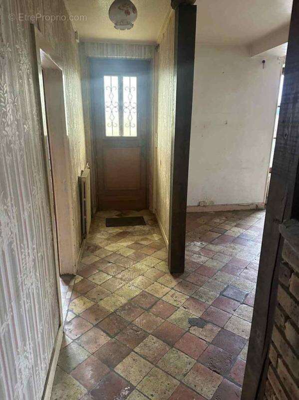 Maison à SAINT-COSME-EN-VAIRAIS