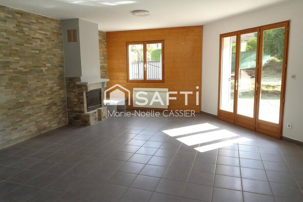 Maison 147 m² à Gilhoc-Sur-Ormeze  - photo 1
