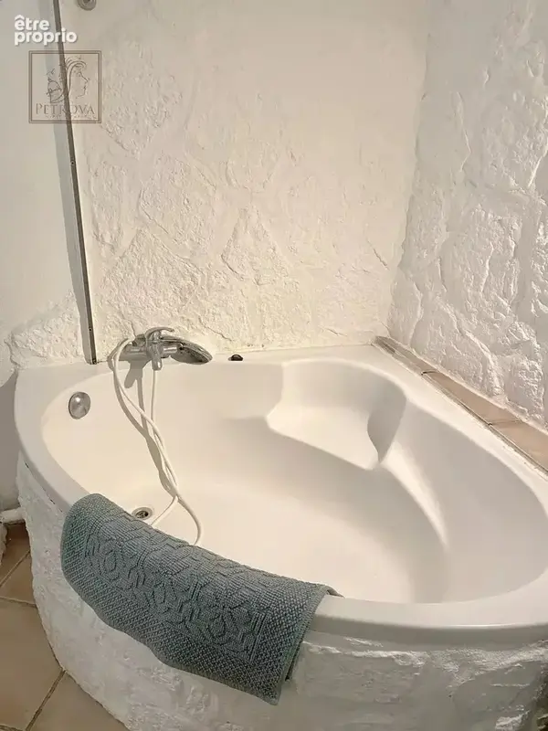 Vieux Nice - F1 de 30 m2 - au calme - photo 6