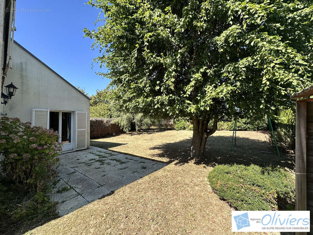 Maison 100 m² à Voisins-Le-Bretonneux  - photo 3
