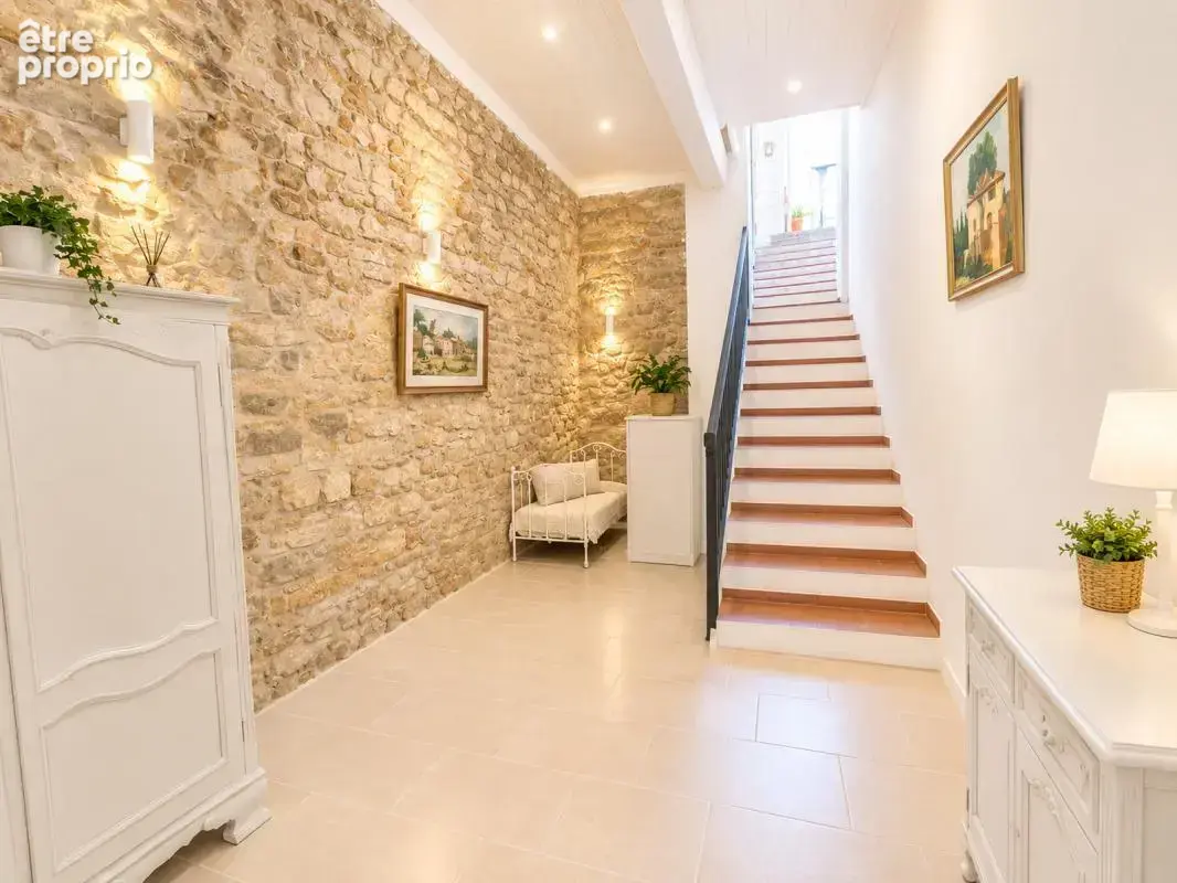 EXCLUSIVITE  Appartement Nîmes Quais de la Fontaine - photo 4