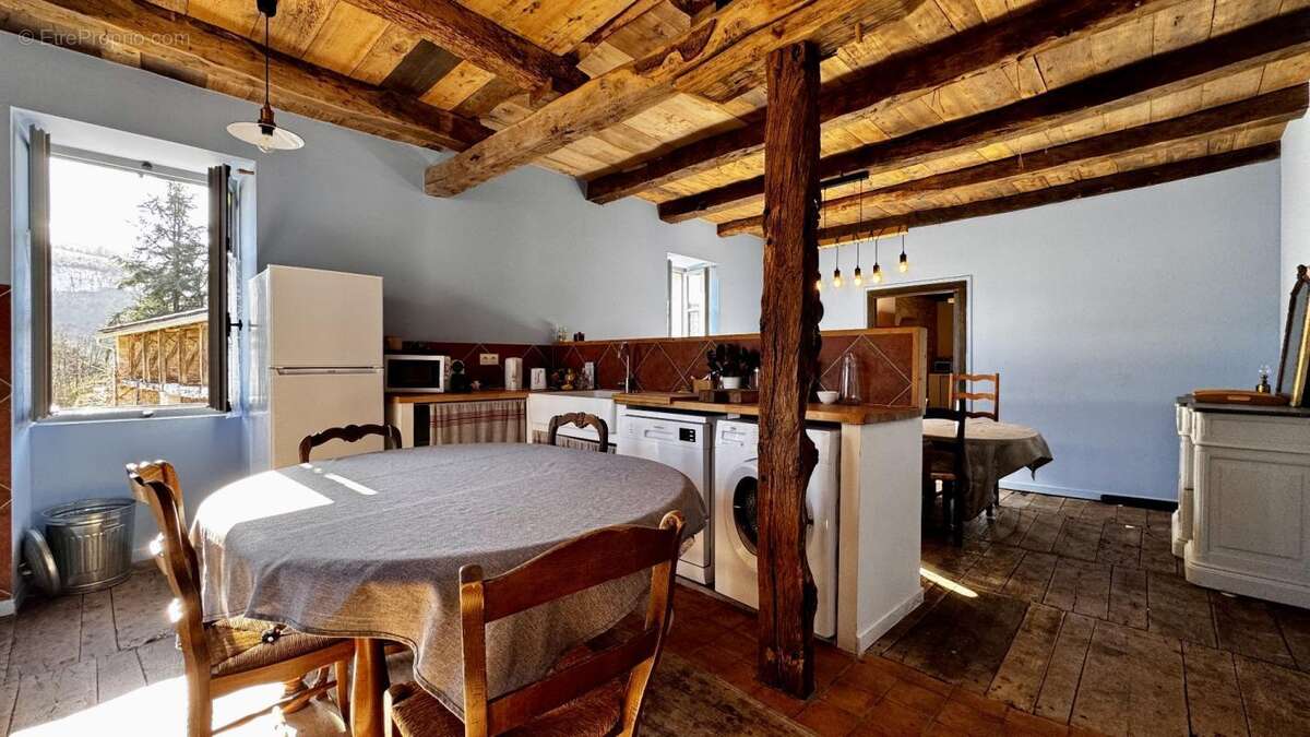 Maison à TOUR-DE-FAURE
