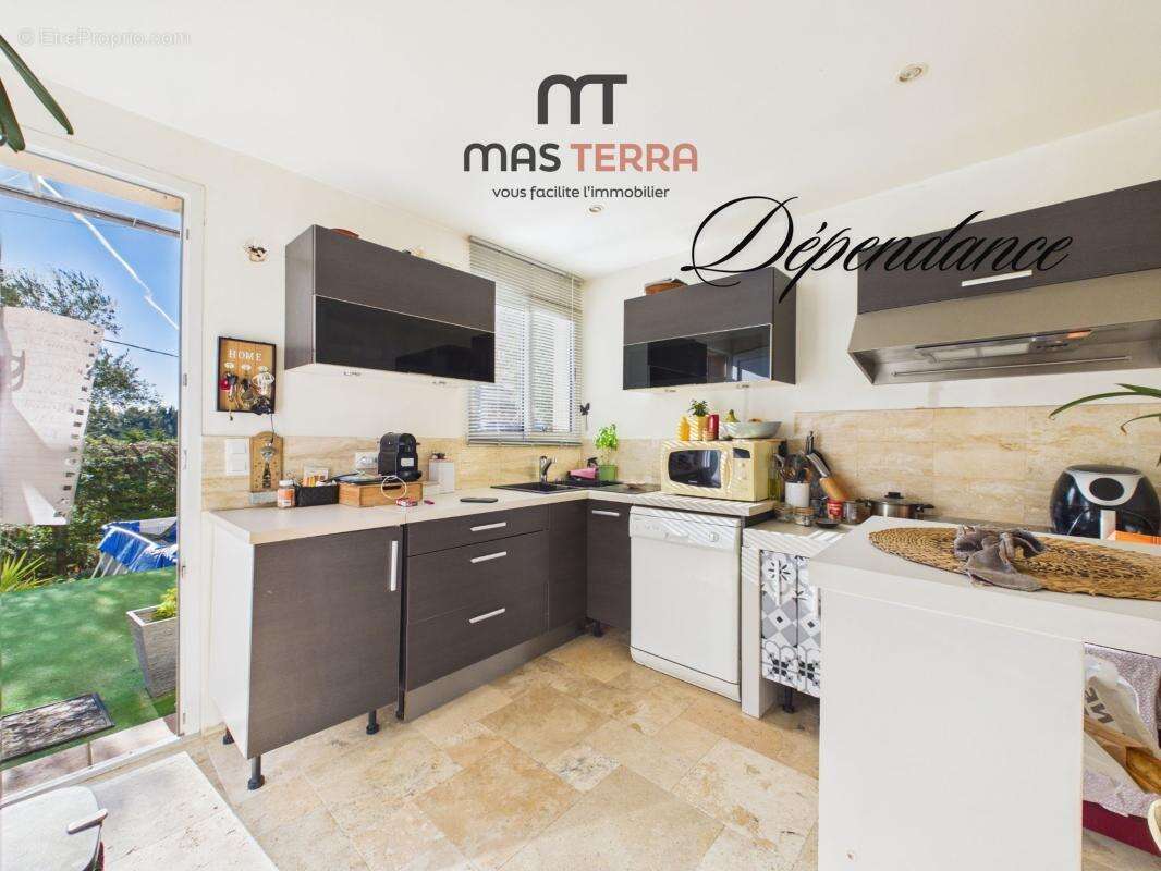 Maison à CHATEAUNEUF-GRASSE