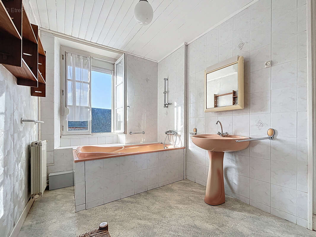 Maison à SAINT-JEAN-DE-SAVIGNY