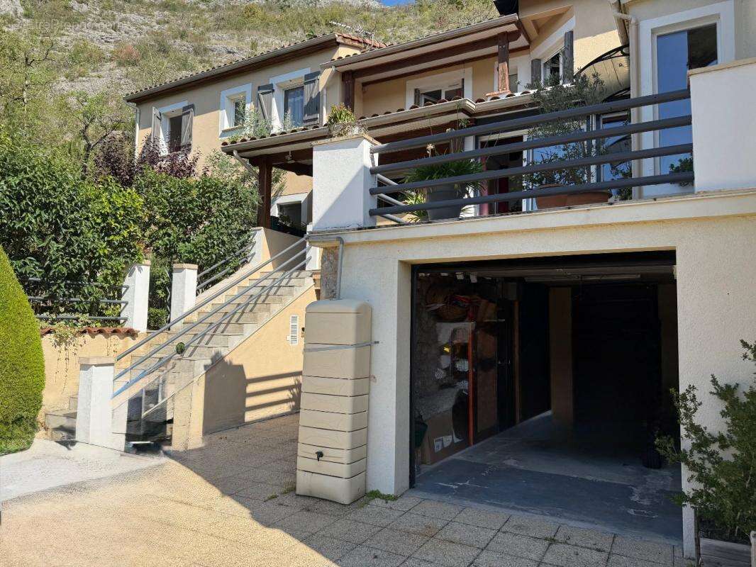 Maison à LAMAGDELAINE