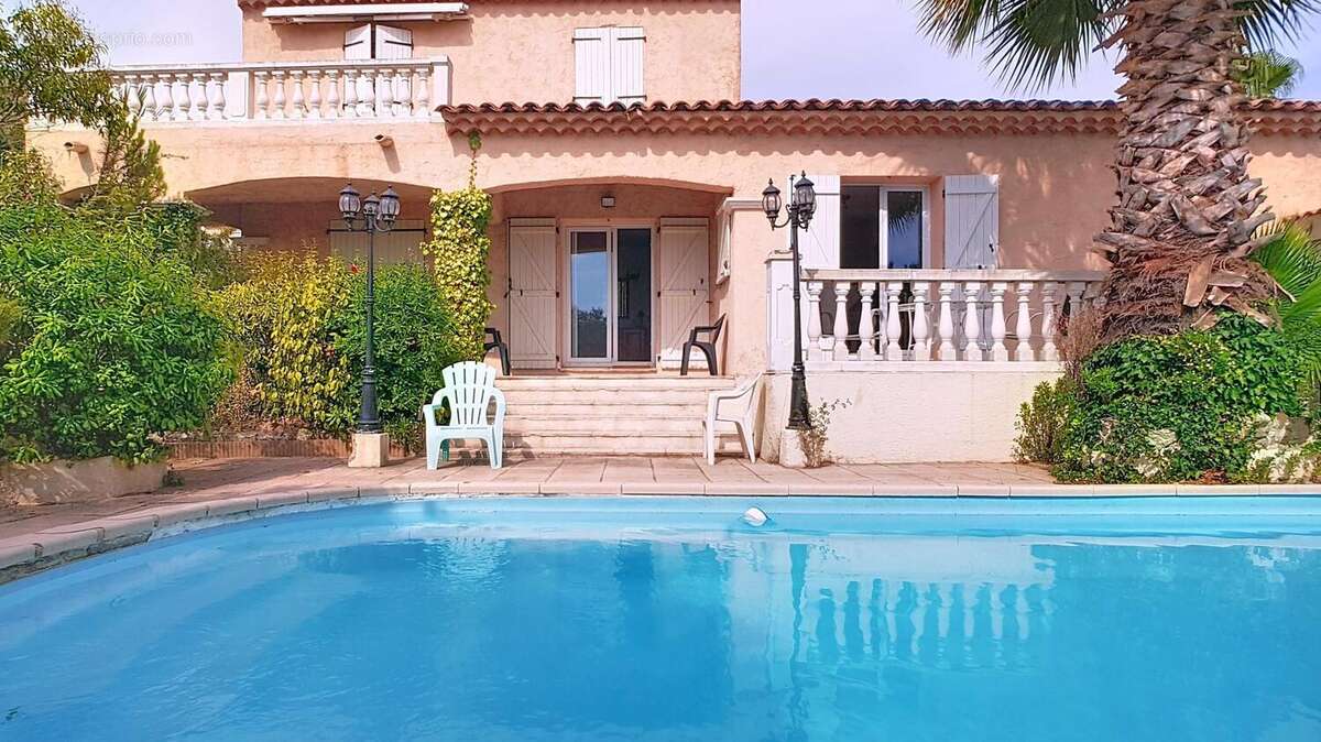 Photo 2 - Maison à FREJUS