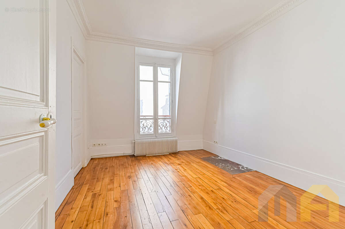 Appartement à PARIS-7E