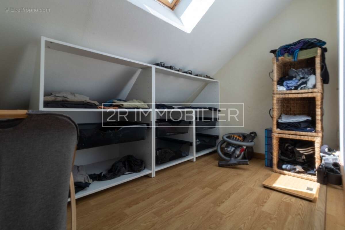 Maison à SAINT-THIBAULT-DES-VIGNES