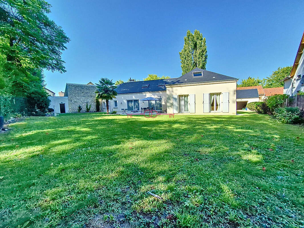 Maison à GUEUX