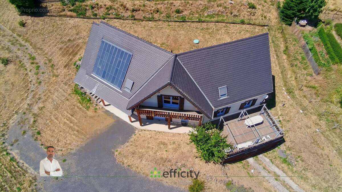 Maison 214 m² à Besse-Et-Saint-Anastaise  - photo 10