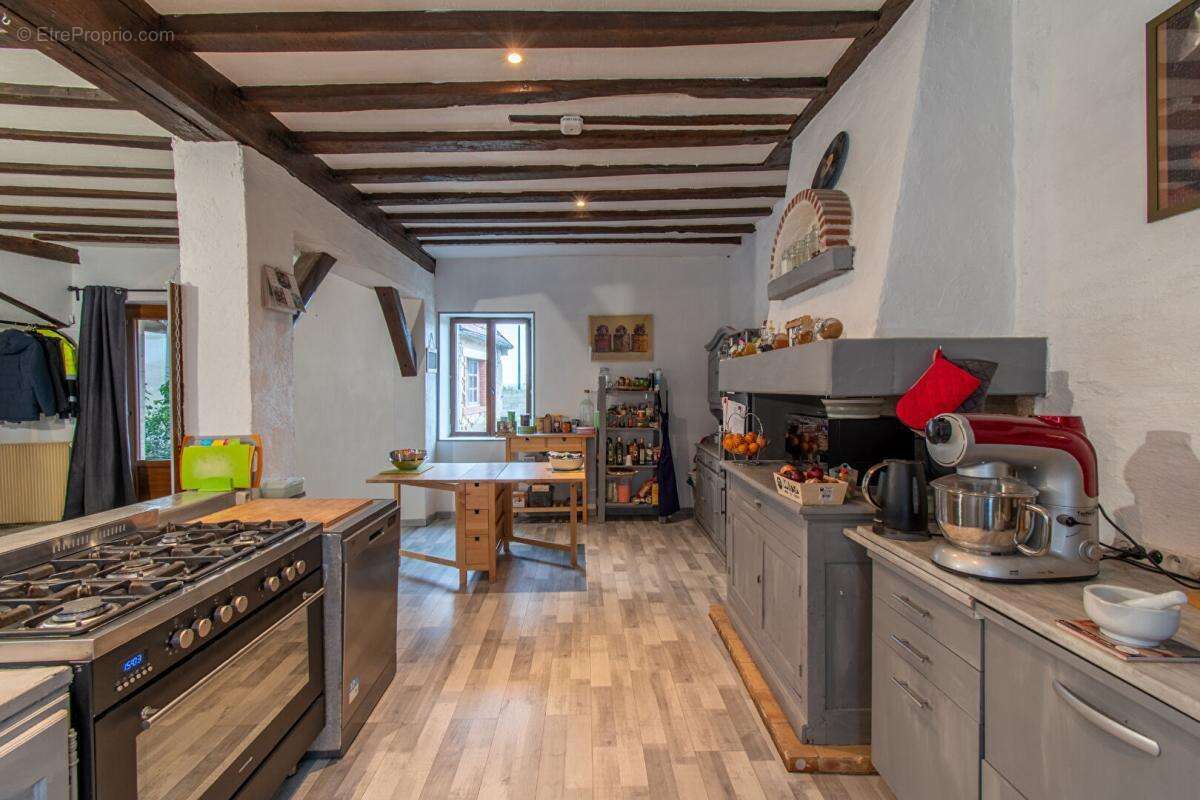 Maison à SAINT-GEORGES-SUR-LA-PREE