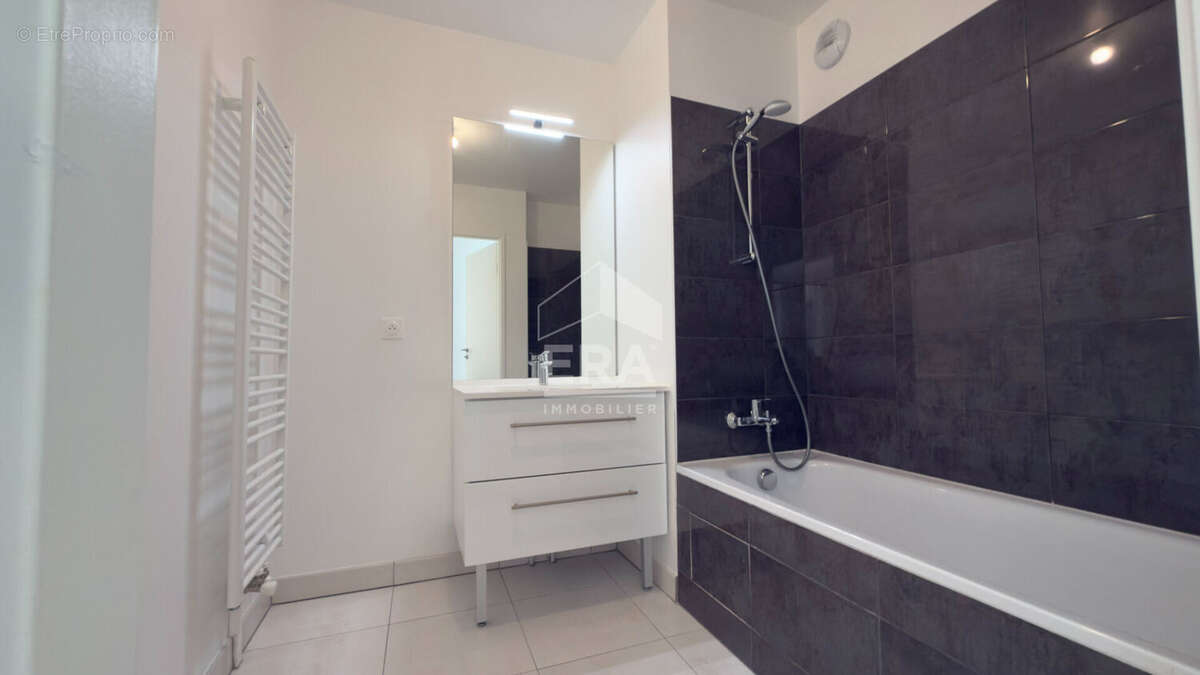 Appartement à VOISINS-LE-BRETONNEUX