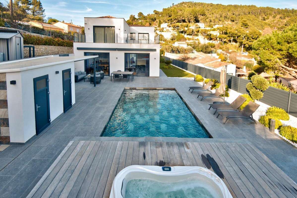 Maison à TOURRETTE-LEVENS