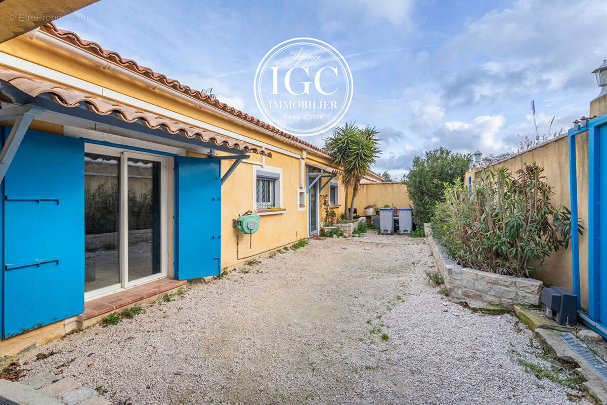 Maison à CHATEAUNEUF-LES-MARTIGUES