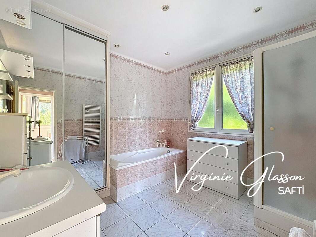 Photo 8 - Maison à SAINT-PIERRE-DE-CHANDIEU