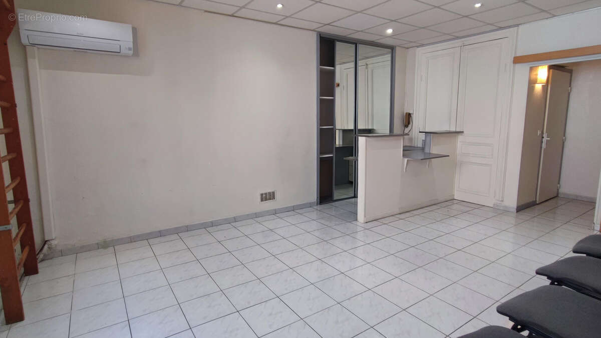 CANNES centre RDC appartement 48 m2 avec cave - photo 2