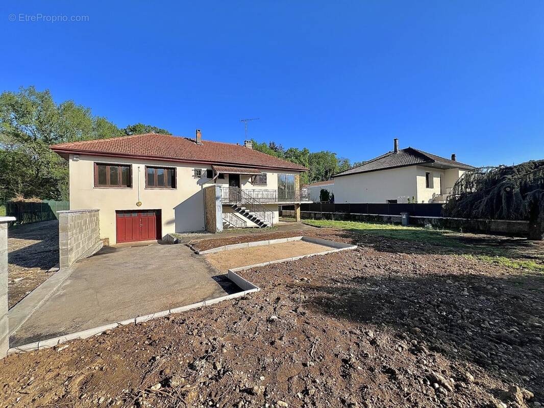 Maison à PONT-DE-CHERUY