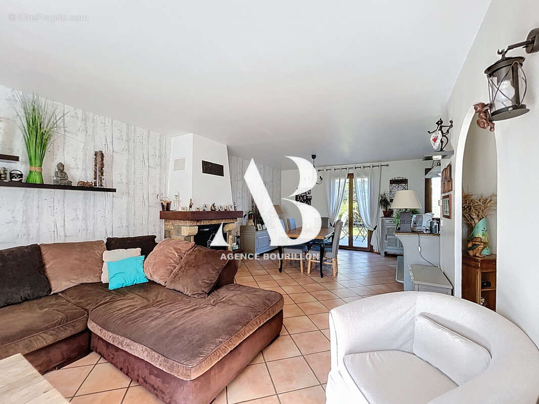 Maison à LA CHAPELLE-RABLAIS