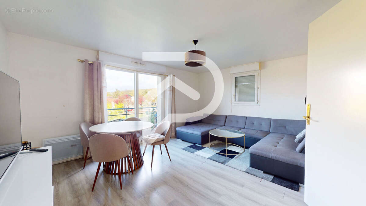 Appartement à CHANTELOUP-LES-VIGNES