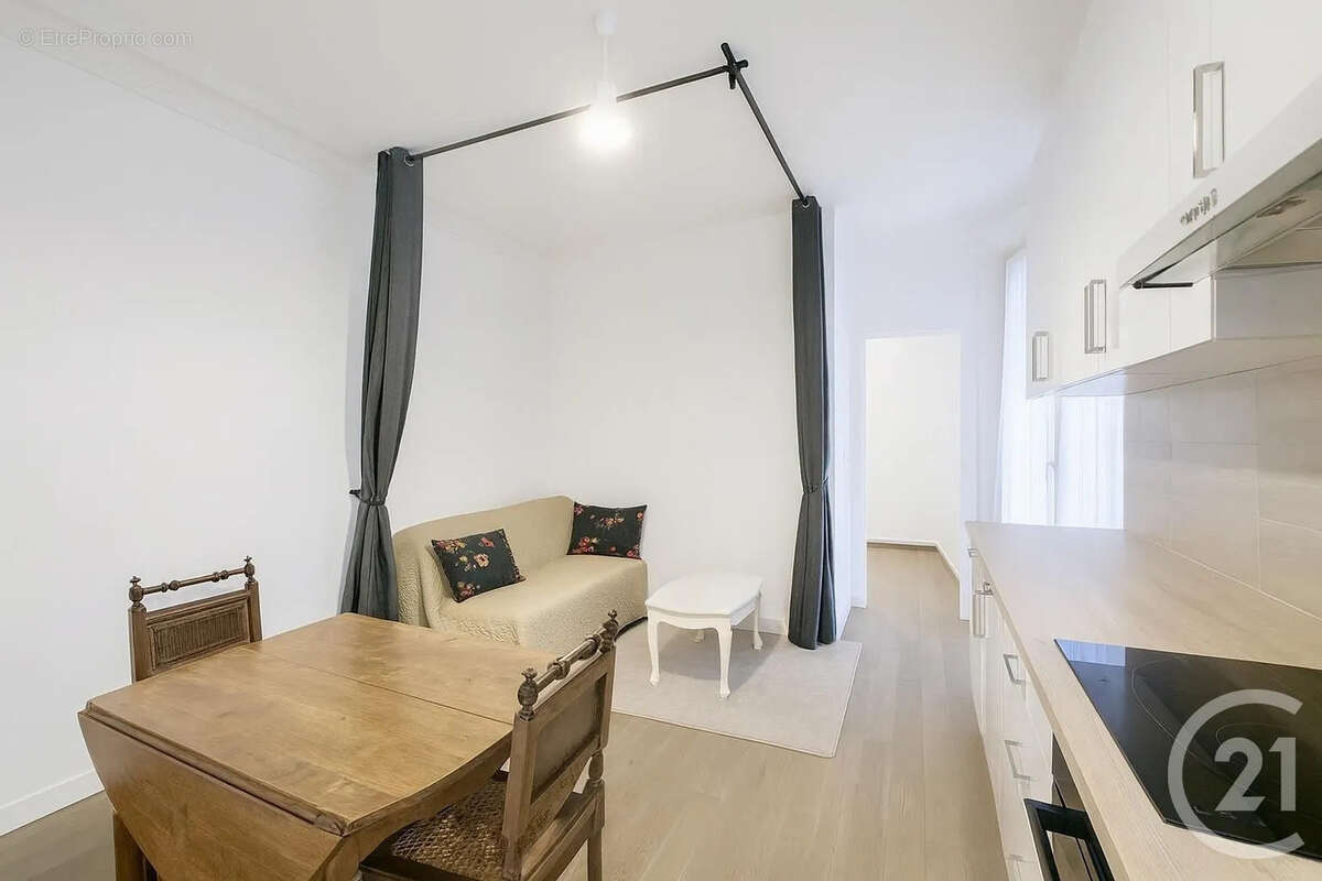 Appartement à PARIS-14E