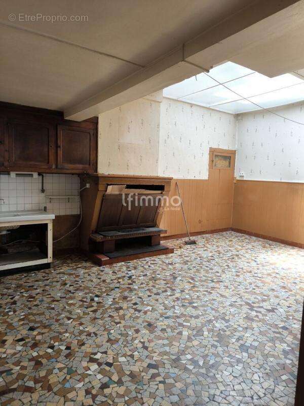 Commerce à SAINT-LOUBES