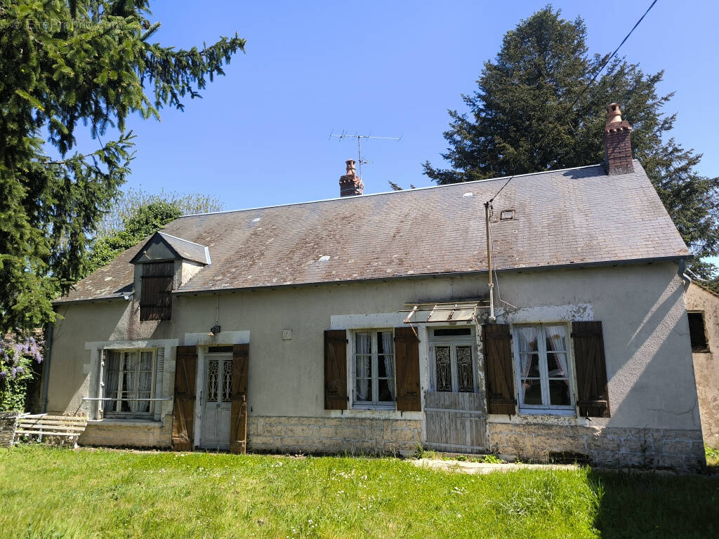 Maison à MONTREUILLON