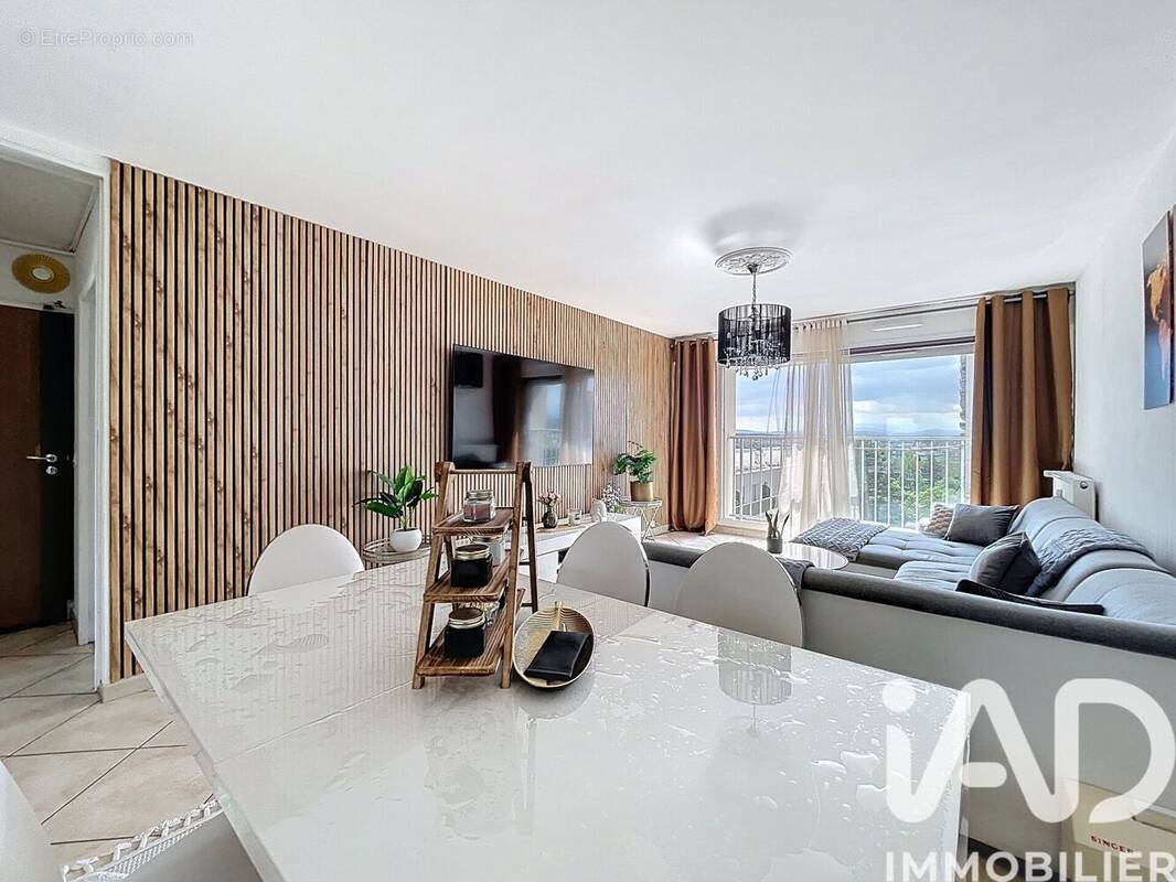 Photo 1 - Appartement à VENISSIEUX