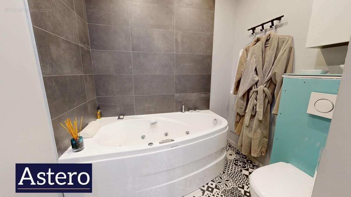 Appartement à COURBEVOIE