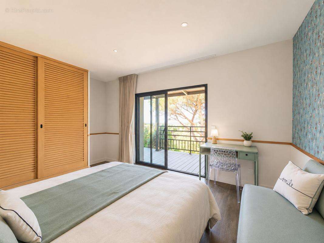 Maison 328 m² à L'houmeau  - photo 24