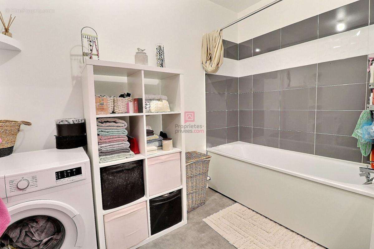 Appartement à SAINTE-GENEVIEVE-DES-BOIS