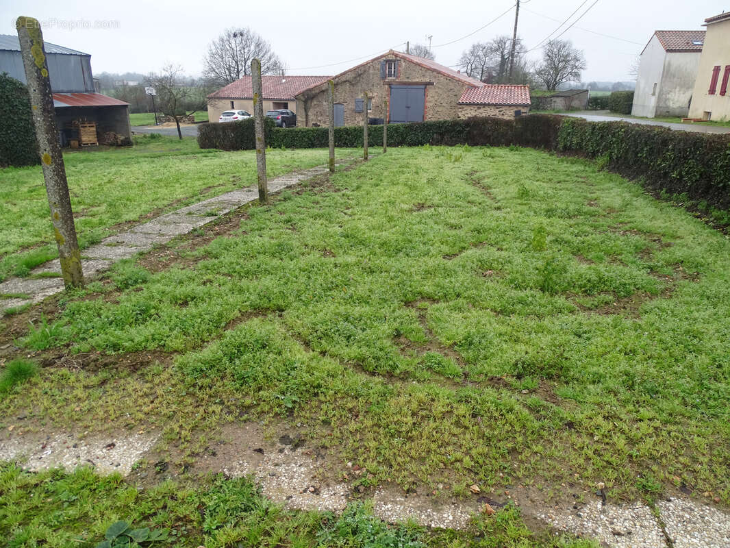 Maison à SAINTE-FLORENCE