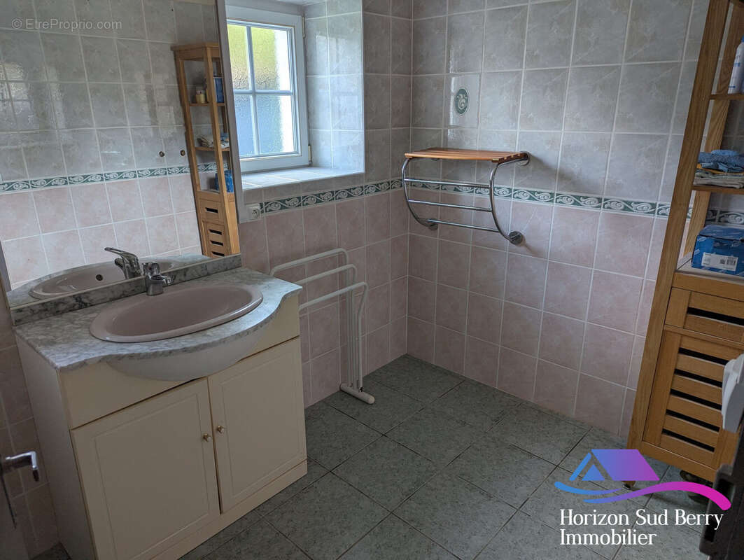 Salle d&#039;eau RDC (PREMIERE PARTIE) - Maison à MOUHERS