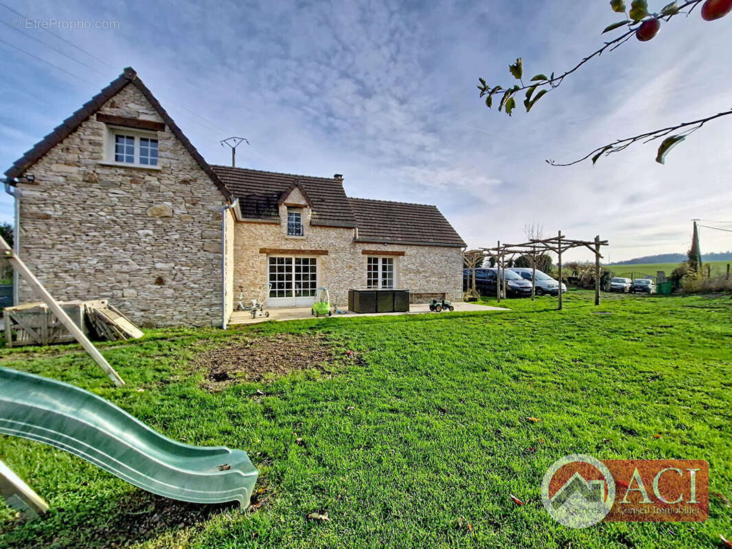 Maison à MONTAGNY-EN-VEXIN