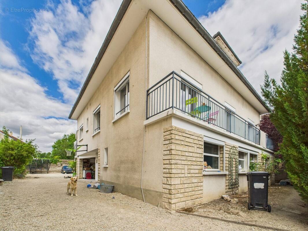 Maison à ROMILLY-SUR-SEINE