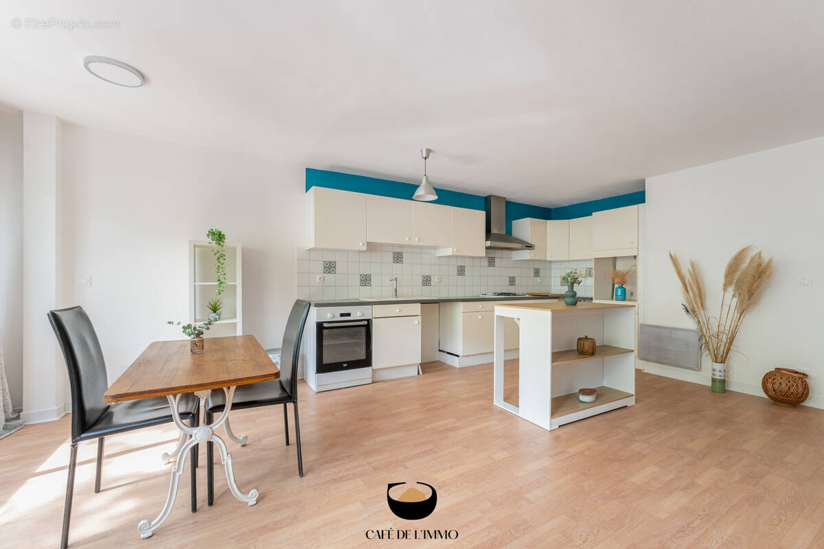 Appartement à MARSEILLE-6E