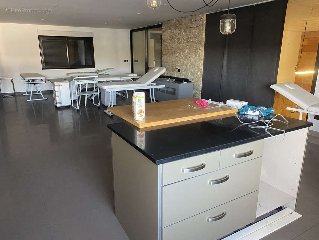 Commerce à BOURG-LES-VALENCE