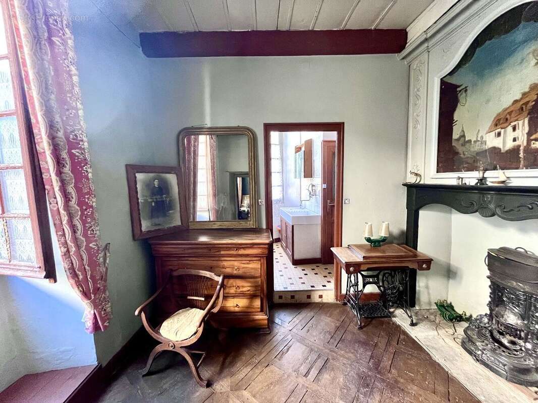 Appartement à LE MALZIEU-VILLE