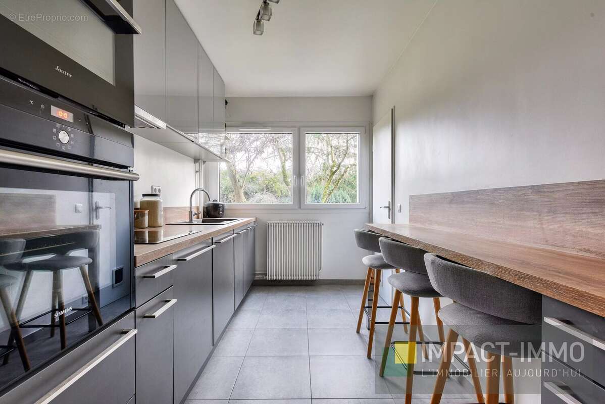 Appartement à LEVALLOIS-PERRET
