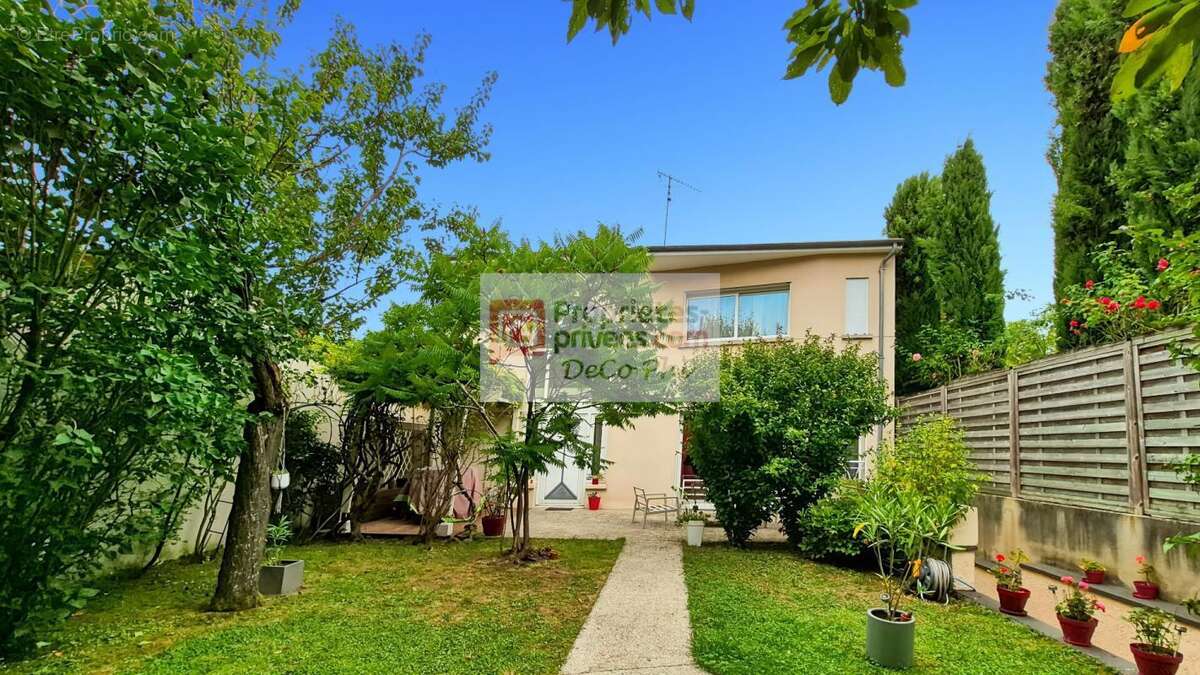 Maison bon état et calme 5 pièces 127 m2 Chaville  DPE 'C' - photo 2