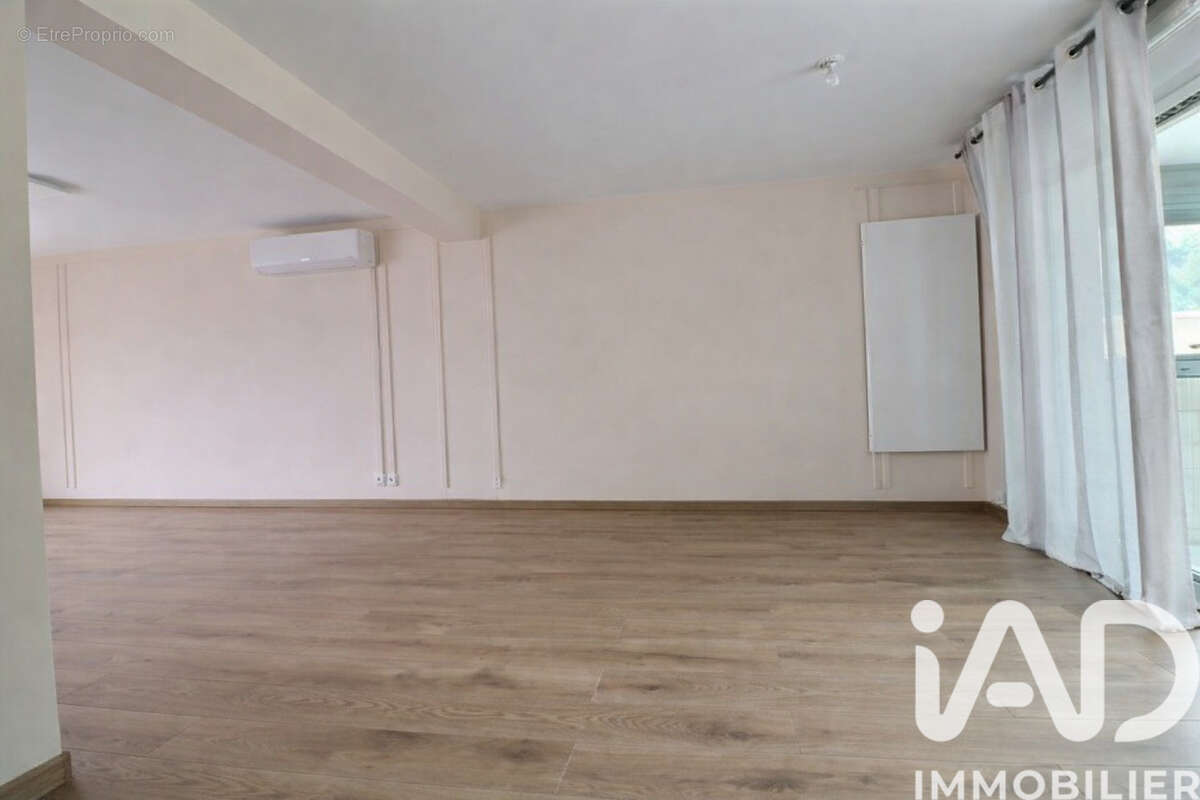 Photo 3 - Maison à COUBERT