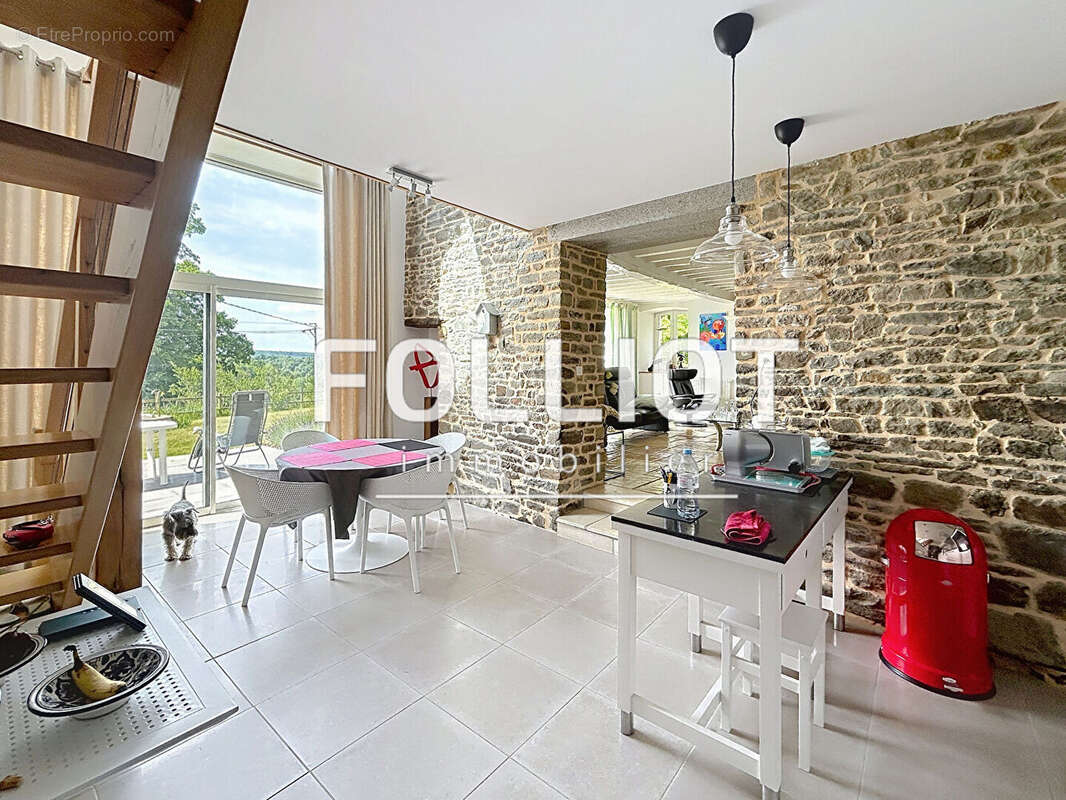 EXCLUSIVITE Maison Souleuvre en Bocage 6 pièce(s) 189 m2  REF 14407SL - photo 15