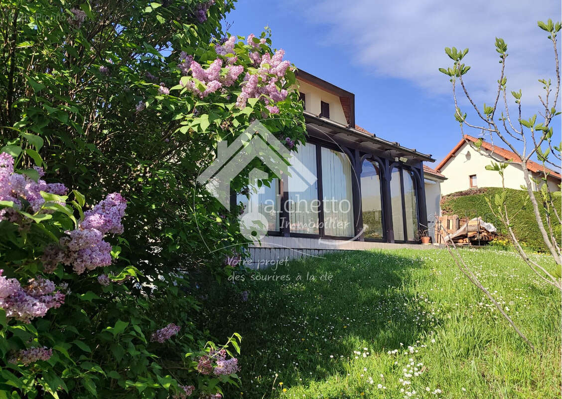 Maison à LA ROCHE-BLANCHE